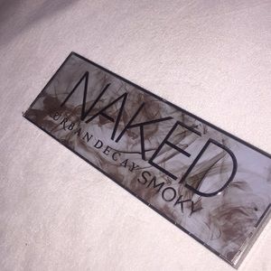 Naked urban Decay Smokey pallet